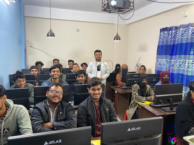 দক্ষ মানবসম্পদ উন্নয়নে তরুণদের জন্য দেশব্যাপী বিনামূল্যে প্রশিক্ষণ দিচ্ছে সংযোগ ফাউন্ডেশন